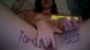 Nerdy brunette girl pleases her own quim on webcam