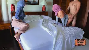 First-time amateur MILF threeway