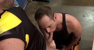 A tattooed superstar has sex with a submissive bottom