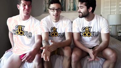 Gay couple invite their buddy for a nice hot 3some