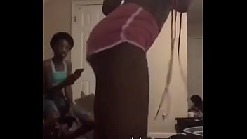 Kayla twerking 2