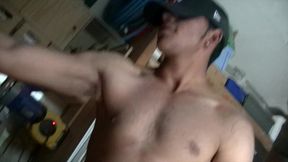 2253 bulgare hetero de 21 ans accept q uun mec le suce pour 100 eurosj ai file...