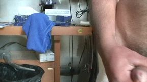 2253 bulgare hetero de 21 ans accept q uun mec le suce pour 100 eurosj ai file...