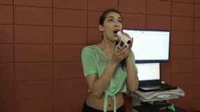 Kitty Catherine Tests Her Lung Capacity (MP4 - 720p)