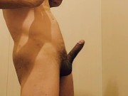 トイレでおしっこと精子を撒き散らす