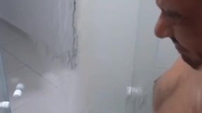 Maduro engañado tomando baño por periscope