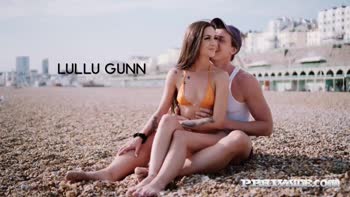 Lullu Gunn's Sultry Threesome: Gagging Blowjobs & Deep Throats