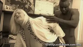 Antonio Black Assfucks Mature Sex Therapist - GrannyLovesBlack