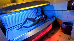 Skinny German MILF fucked in solarium
