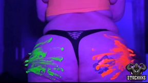 Nikki Cakes Glow-n-Dark Paint Booty