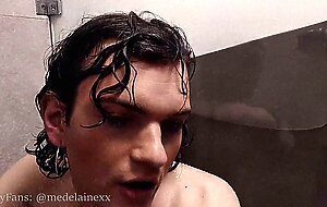 Tgirl Medelaine fuck her ass and make cum shower