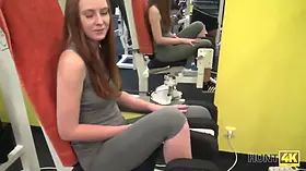 Hunt4k. la coppia si stava allenando in palestra quando apparve un ricco cacciatore