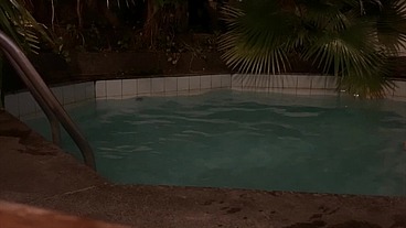Pedi para morar na casa do meu melhor amigo, e ainda comi a mulher rabuda dele