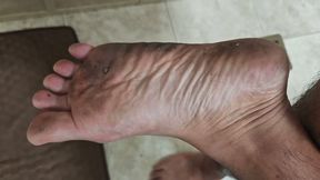 Dirty Soles &amp; Feet Love: Dirtying My Bare Soles Outside