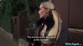 gives an outstanding striptease dressed as a fairytale princess b4 sex