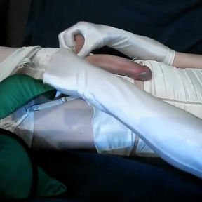 Masturbate and cum in green bra