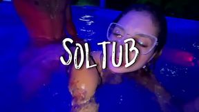 ATRIS PORN&Ocirc_ &Eacute_ EXPULSA DE TABACARIA AP&Oacute_S GRAVAR V&Iacute_DEO TRANSNADO NA PICINA