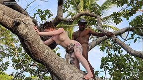 GAROTA TEM SEU PRIMEIRO PASSEIO PARA SATISFAZER O NAMORADO E FICOU COM O CU DILACERADO
