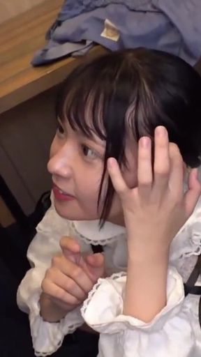 Former Idol-like Pure College Girl Reveals Bold Side, Exhibition Turns Into Erotic Surprise 1st