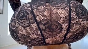 Fat Middle-Aged Lady Fucking Big Black Cowgirl In Butt&#x1F351;!