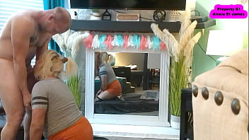Sexy DILF comes over to play with me