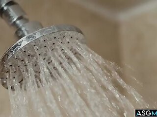 JC Hunt taking a shower and unknowinly getting watched by Kyle Wincrest