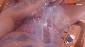 o maromba tatuado mostrando seu pirocao