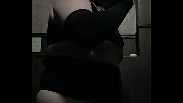 個室ビデオ試写室に初めていってハッ〇ン。アナルバイブでよがりながら手コキで射精して終了