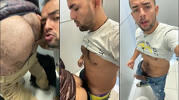 SEXO NO BANHEIRO DO TERMINAL DE ONIBUS EM PLENA MADRUGADA DE DOMINGO.