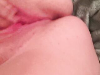 Toying my bulky vagina