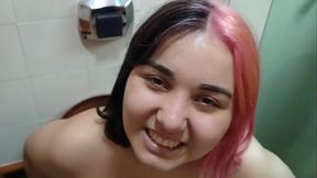 EU SOU UMA GRAVIDA NOVINHA NINFETINHA QUE ADORA SE EXIBIR MIJANDO