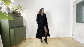 you under her sexy leather boots m4