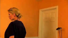 Sexy looking MILF feels very horny