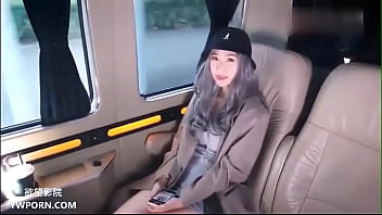 国产AV剧情 领养空降S女优送她去你家滚床单.