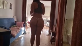 Brunete Blonde Shaking Big Ass