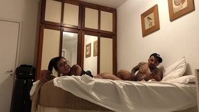 anao chamou seu amigo para dividir sua amiga os dois comer ela junto que gostosa isso sim e amigo