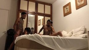 anao chamou seu amigo para dividir sua amiga os dois comer ela junto que gostosa isso sim e amigo