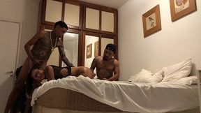 pistolinha anao chamou seu amigo para dividir sua amiga os dois comer ela junto que gostosa isso sim e amigo
