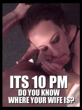 Cheating wife gets a sloppy blowjob from her lover