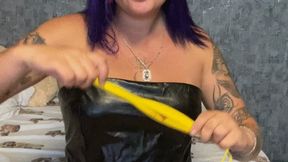 Val in black leather lingerie pop punchballoons