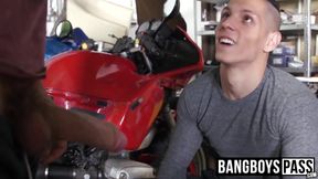 Bike mechanic barebacks and creampies muscular customer