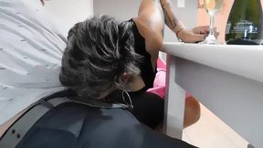 despues de atender a varios en una despedida de soltero, la puta se gano una espectacular cojida en el culo