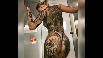 La chica de los tattos