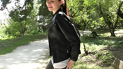 cute 18 years Luna does anal porn casting