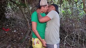 fudendo com novinho no mato