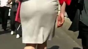 I followed this redhead milf in public to film her big butt