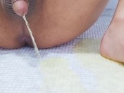 風呂場で黄色いオシッコ