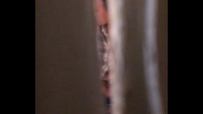 Se&ntilde_ores le ponen en ba&ntilde_o p&uacute_blico