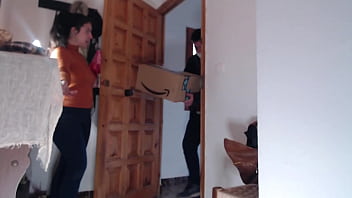 HOME DELIVERY MAN STRANGER BLOWJOB SURPRISE