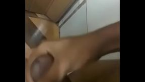 Amigo safado do interior peguei ele batendo uma